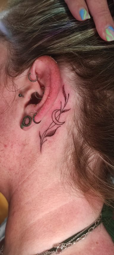 fineline moon ear